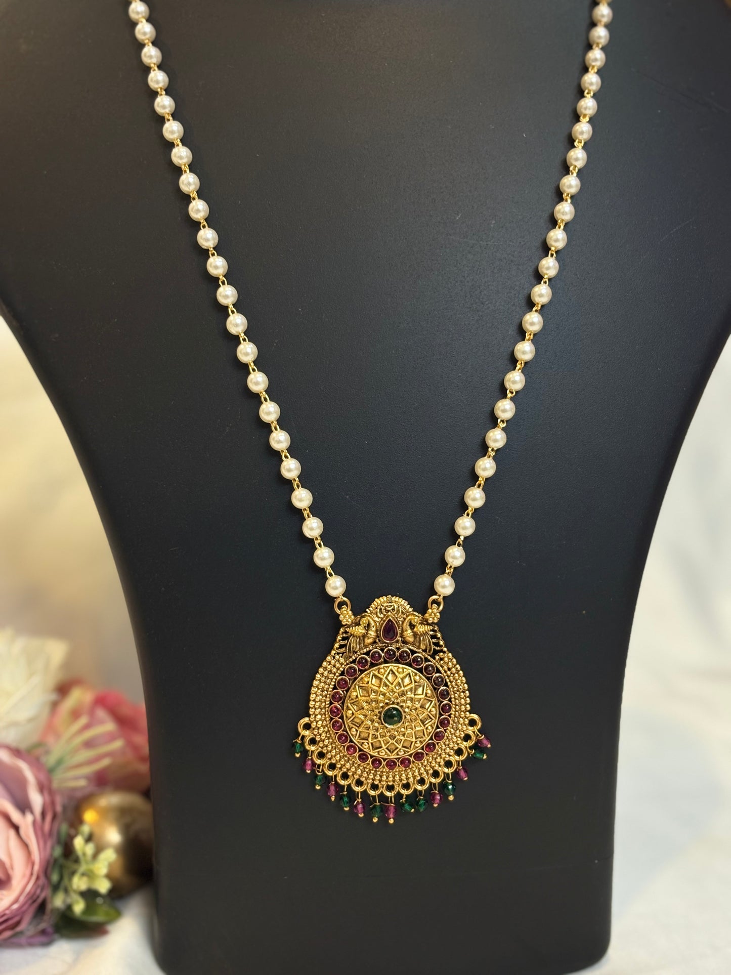 Pearl Lakshmi Hasli Pendant Set