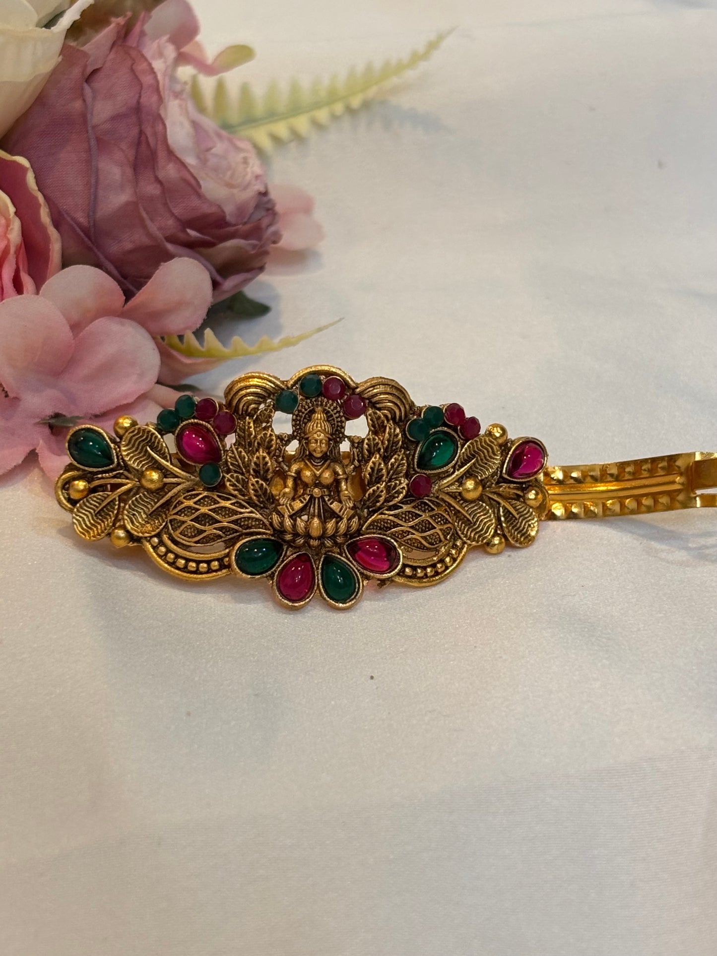 Lakshmi Peacock Juda Clip-H013