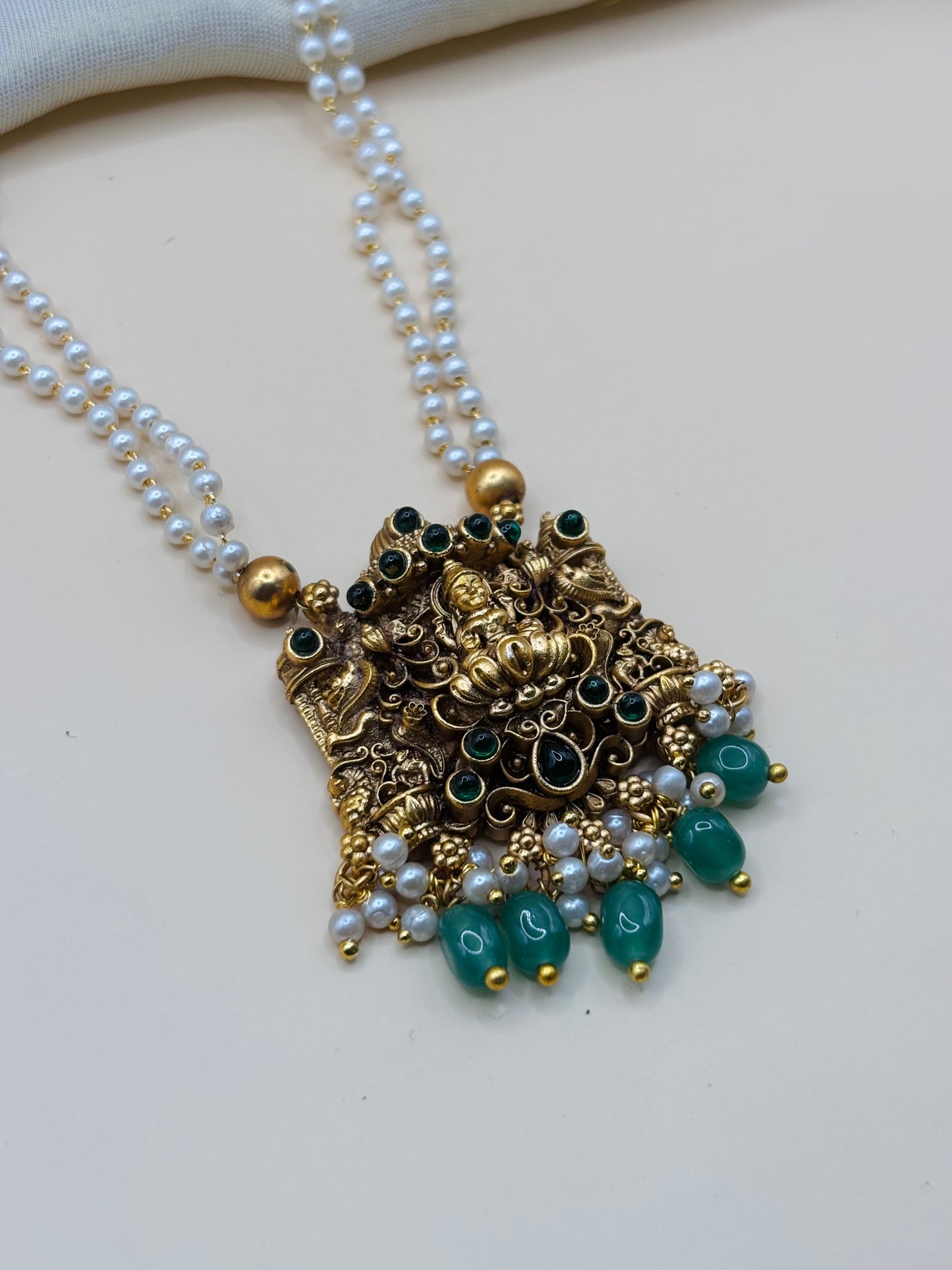 Temple Pearl necklace