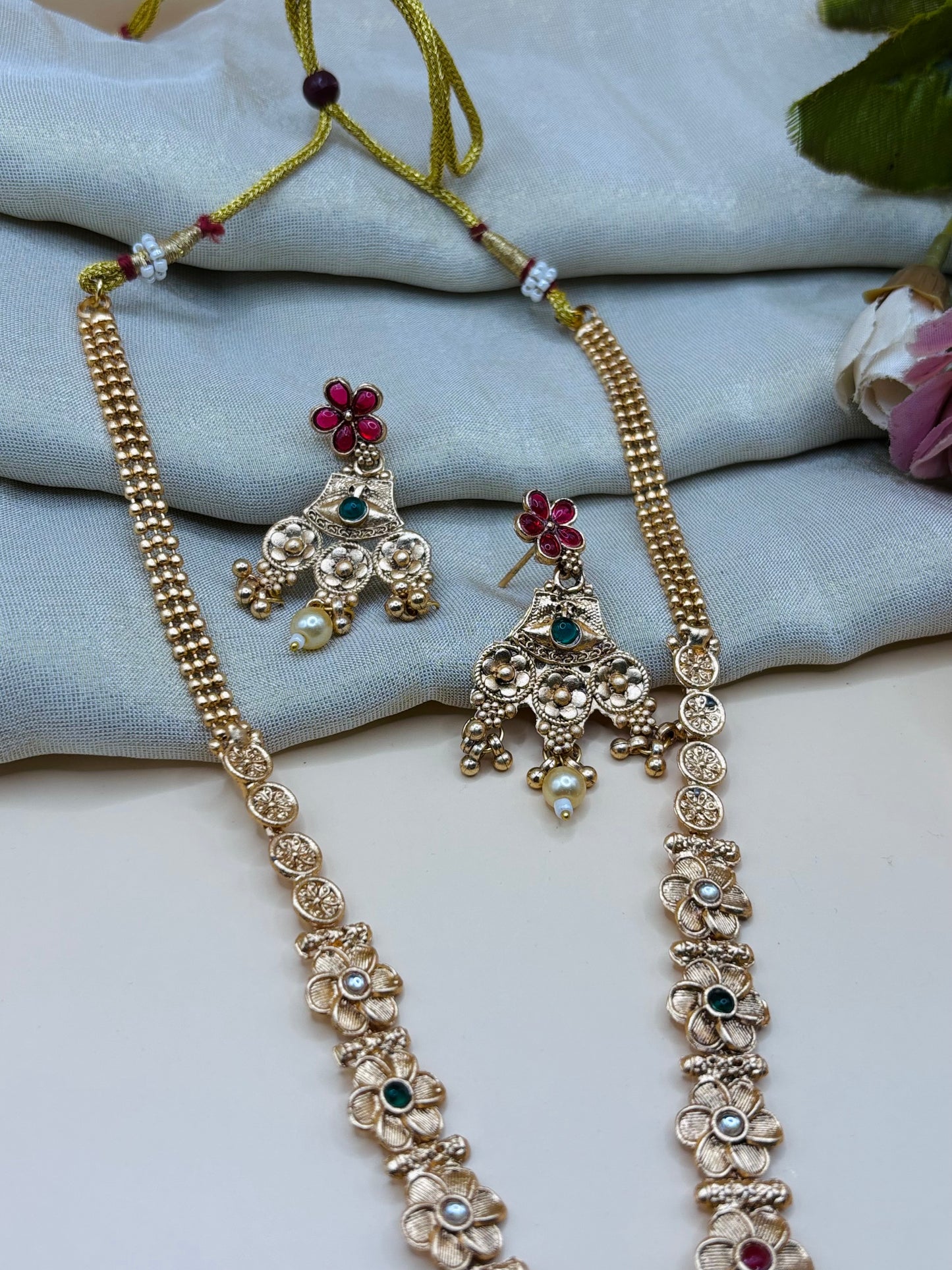 Antique Floral Pearl Necklace Set