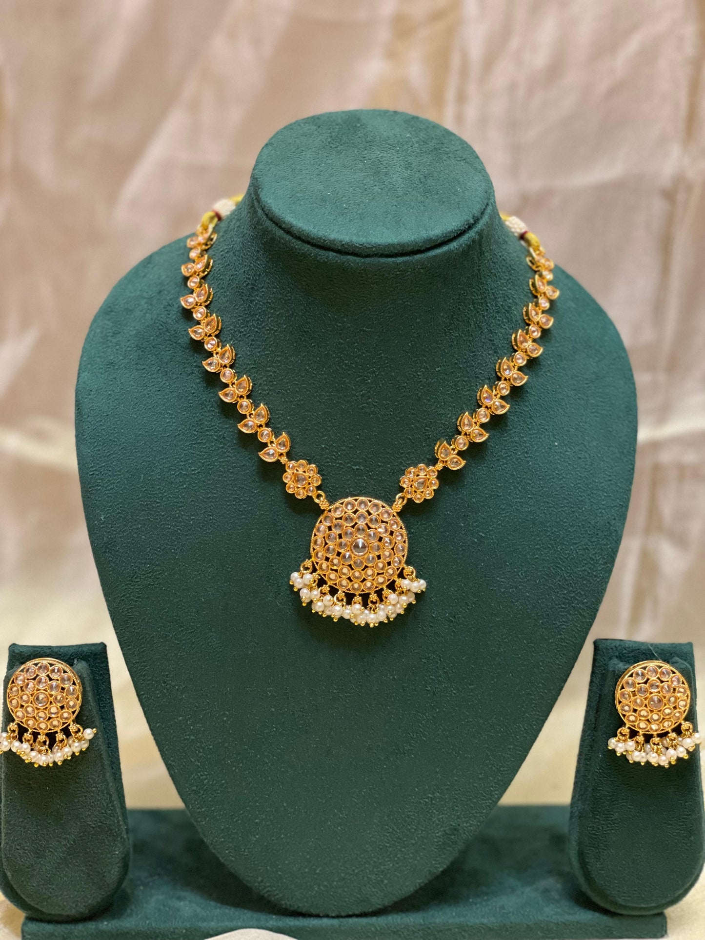 Pearl Radiance Kundan Necklace-N024