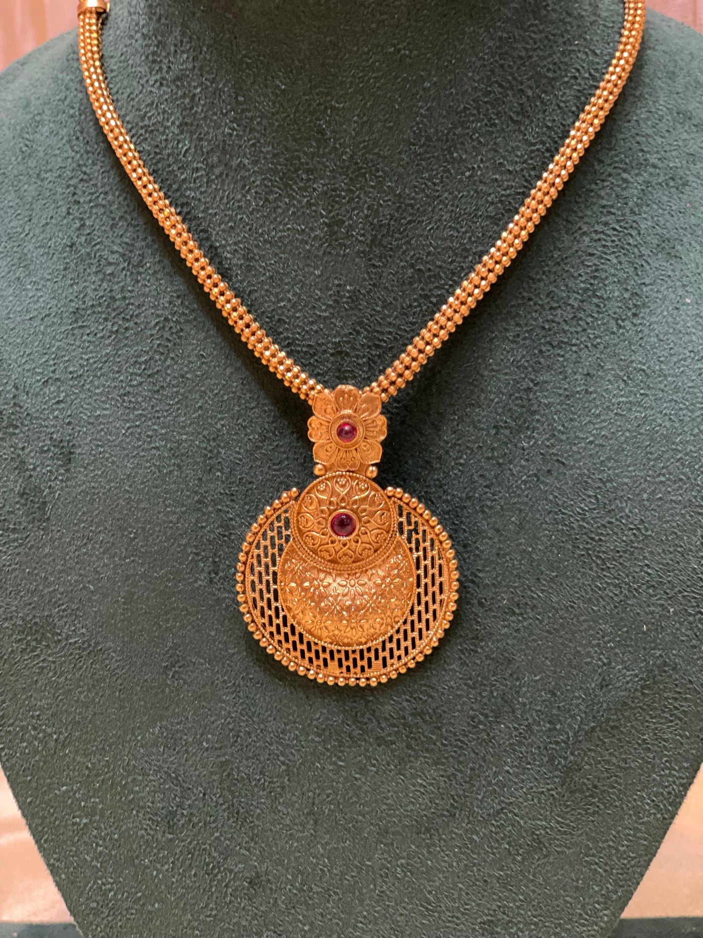 Regal Lattice Medallion Jewelry Set-N014(03)