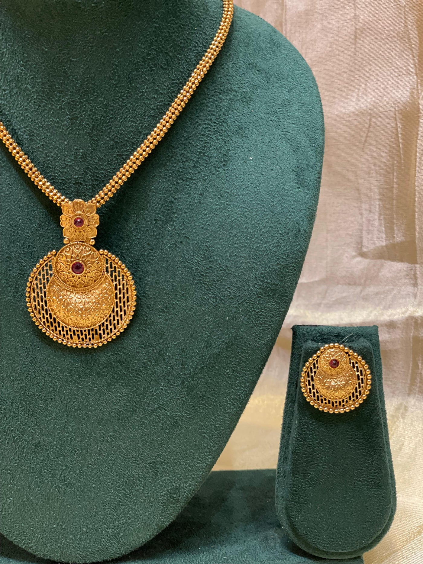 Regal Lattice Medallion Jewelry Set-N014(03)
