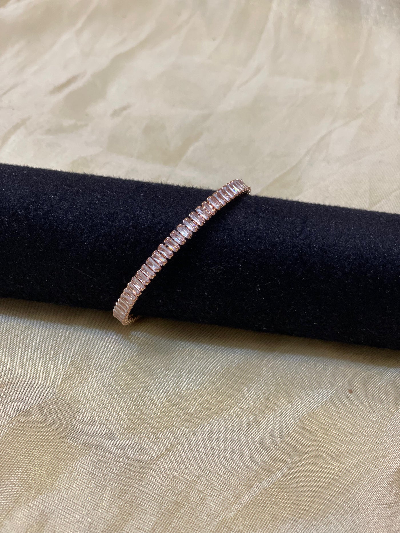 Rose Gold Zircon Bangle-B020(01)