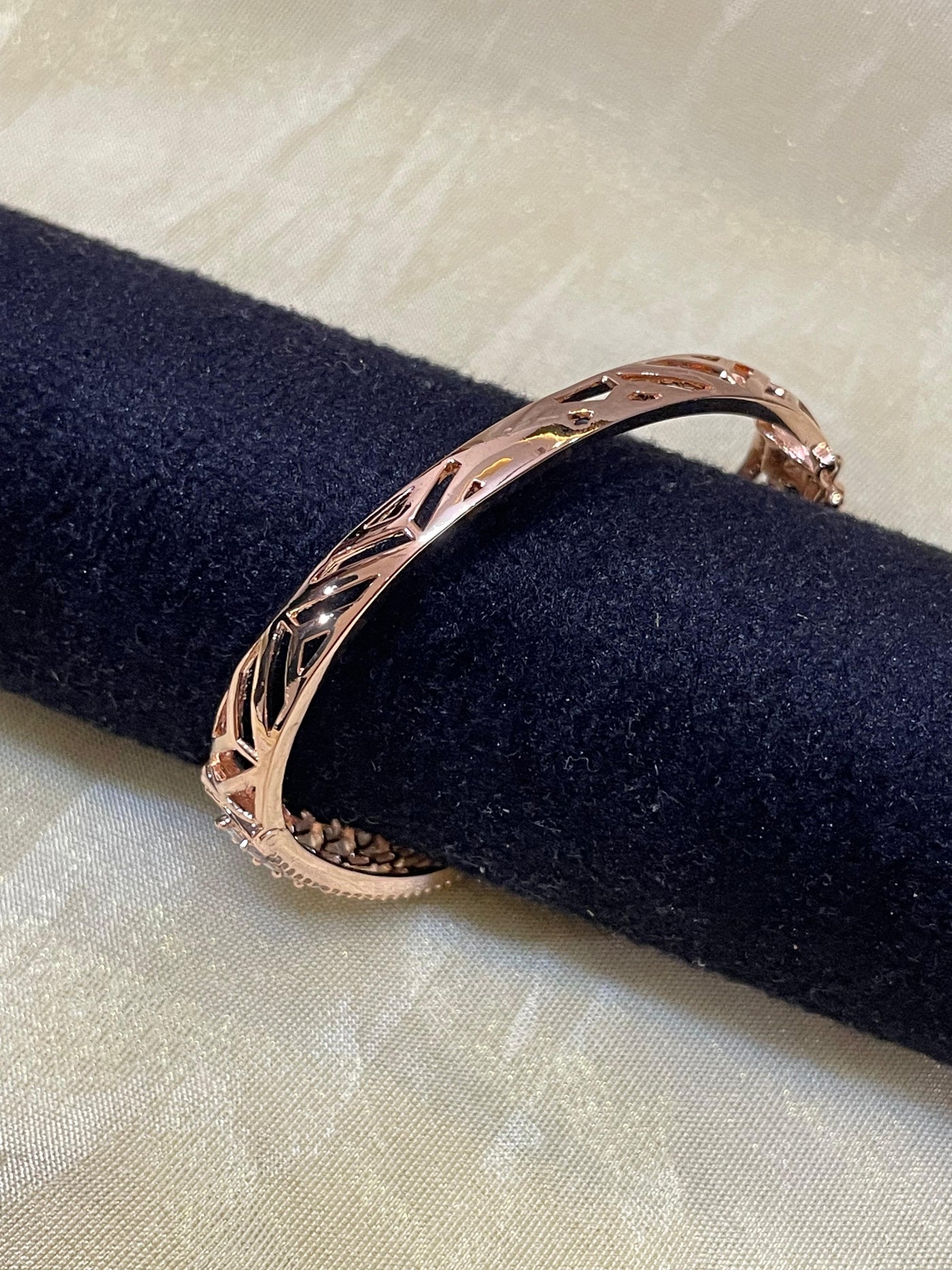 Rose Radiance Diamond Bangle-B017(02)
