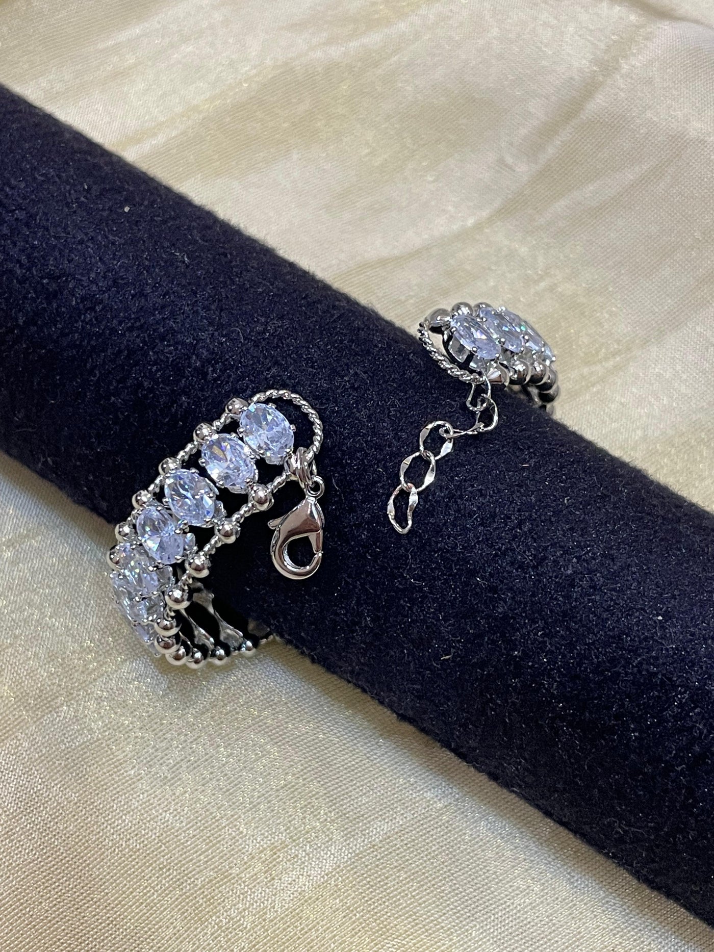Silver-Toned Oval Zircon Adjustable Bracelet-B018