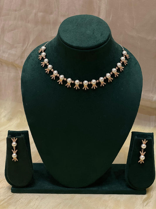 Classic Pearl Crown Necklace Set-AD09